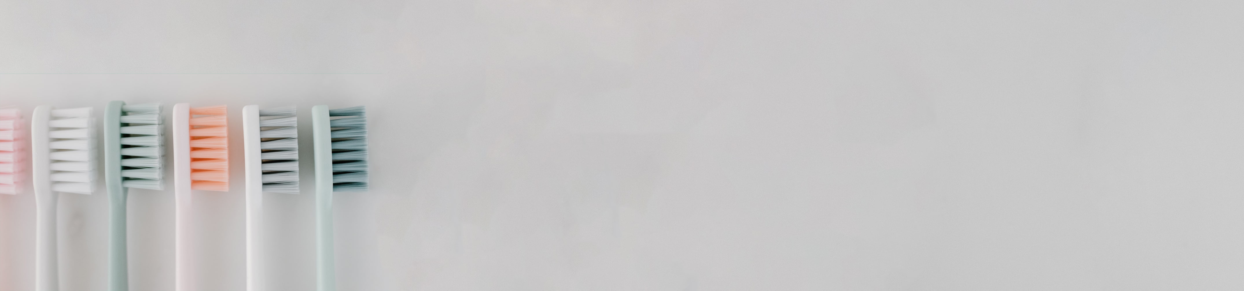 歯ブラシが並んでいる画像